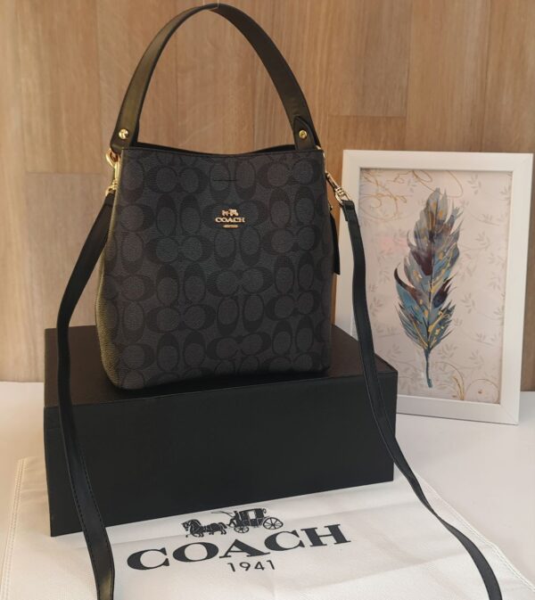 COACH