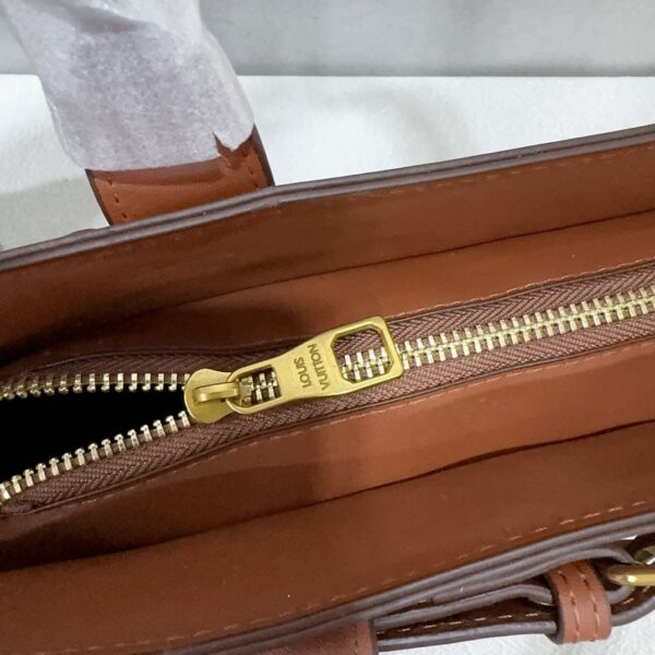 ⁦LOUIS VUITTON⁩ - الصورة ⁦4⁩